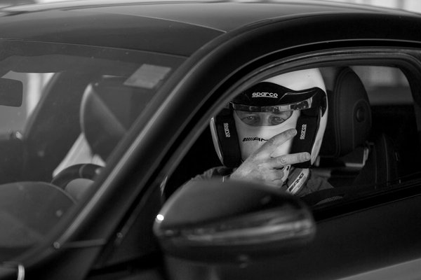 Top Electric Cars Perfect for Long-Distance Commuting in the UK: Your Ultimate Guide