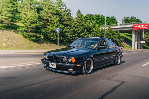 Step-by-Step Guide: Installing a Quickshifter on Your Yamaha R3 for Lightning-Fast Gear Shifts